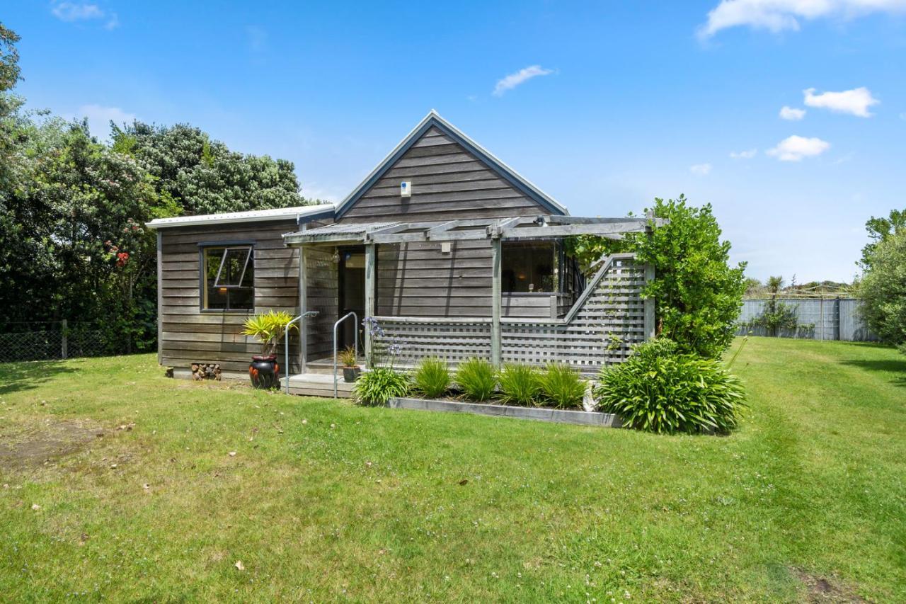 Waimea Cottage - Waikanae Holiday Home 외부 사진